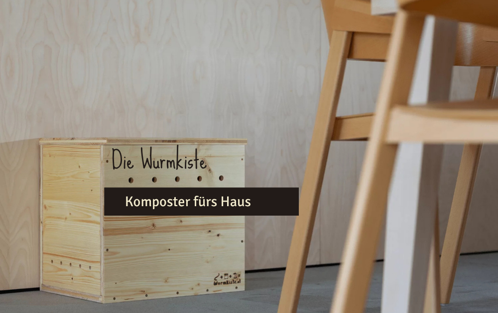 Wurmkiste mit Holzdeckel in der Küche