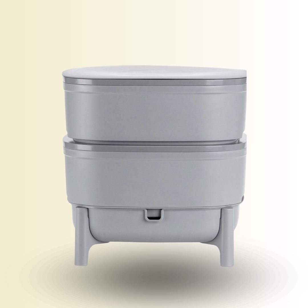 Wurmkomposter aus Kunststoff, grau mit 2 Etagen freigestellt